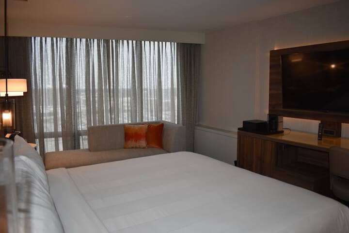 Room 15 of 73