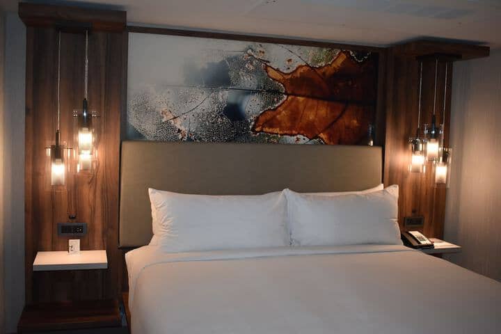 Room 13 of 73