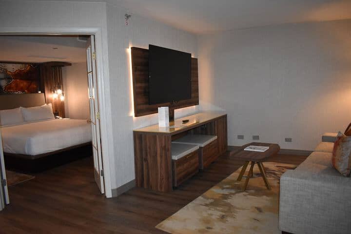 Room 10 of 73